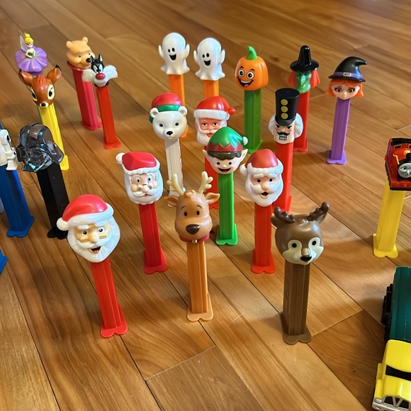 PEZ dispensers. - Picture 4 of 5